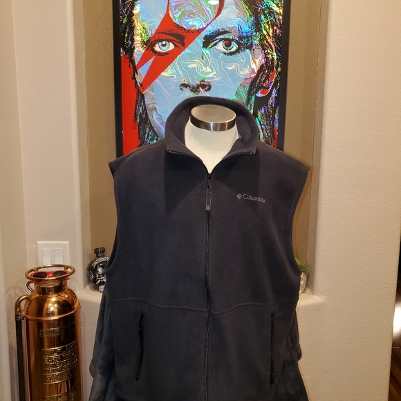 Columbia Sportswear fleece vest - Picture 4 of 7